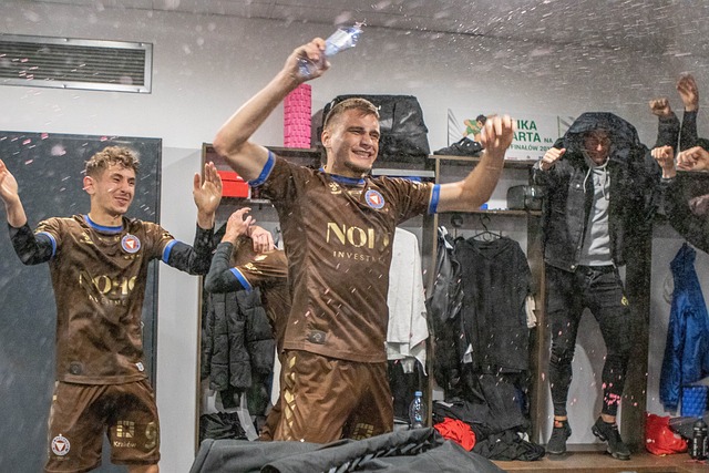 许多球队在 许多球队在